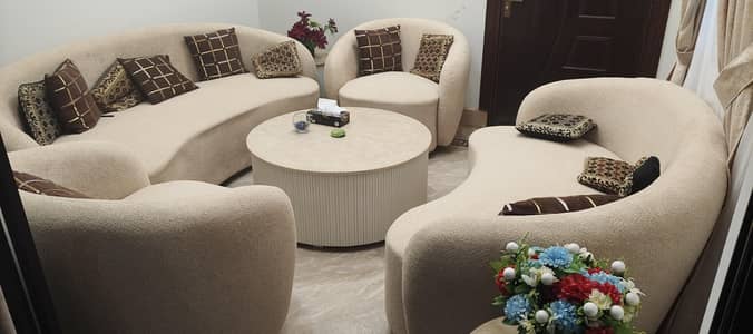 7 Seater Sofa with Table Set for Sale in Excellent Condition 10/10