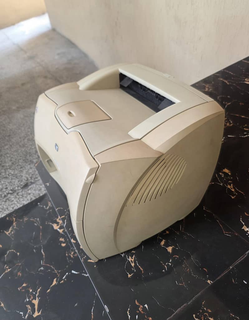HP laserjet printer 1