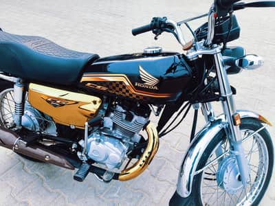 Honda CG125 special edition Gold 2024 condition 10/10