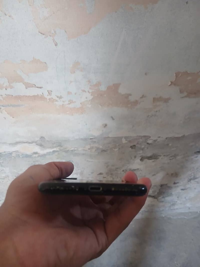 Apple iPhone 7 Plus 1