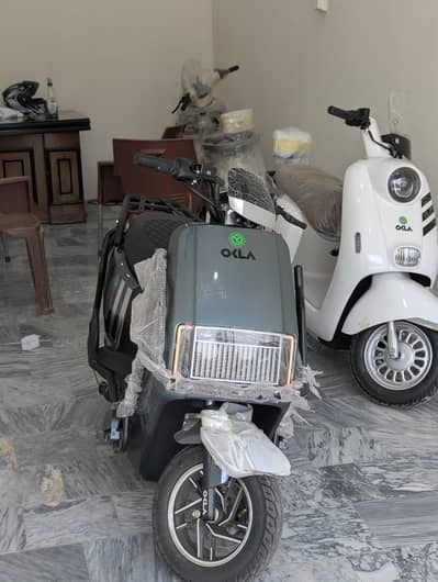 OKLA ONYX Electric Scooty