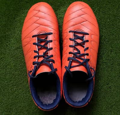 Sport shose:studs/ Brand:KIPSTA / Size:30