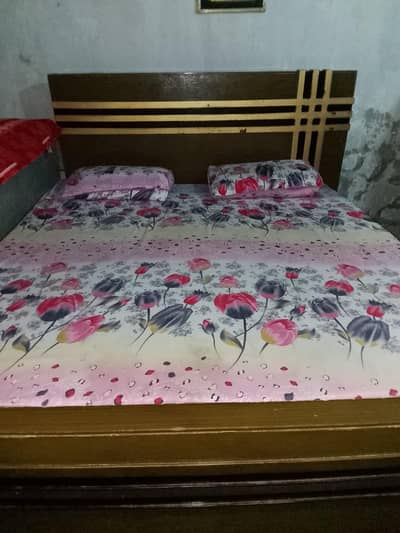 Bed,Side tables 2 and One Singhar maze