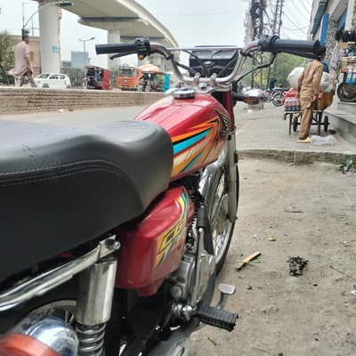 Honda 125 8800 chala hai