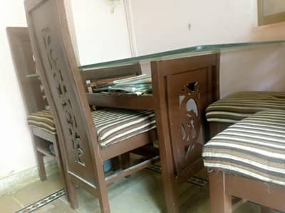 4 seater dinning table