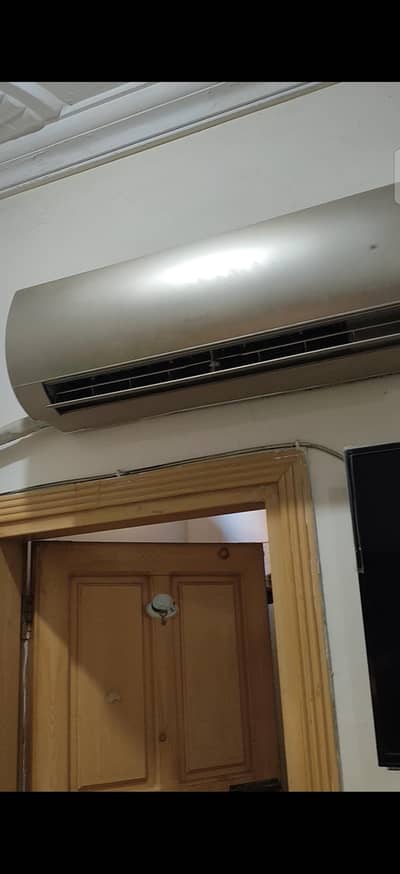 GREE INVERTER AC FAIRY MODEL 1 TON