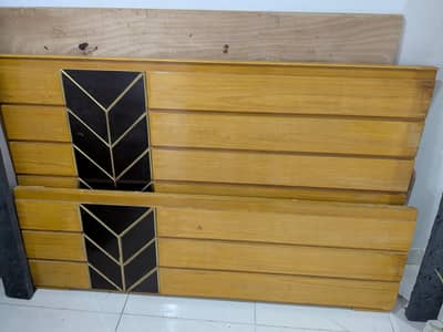 1 bed with 1 side table