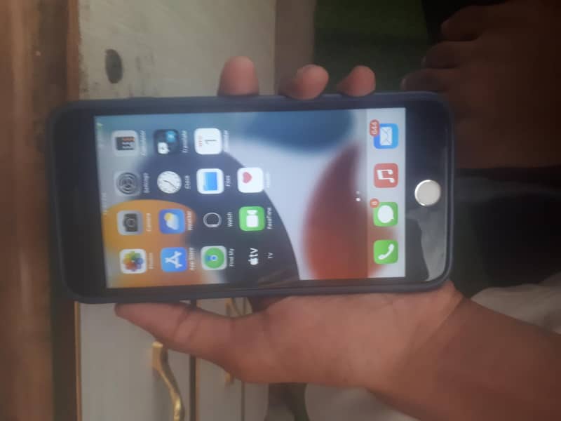 Apple iPhone 7 Plus 2