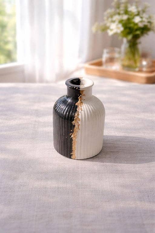 ceramic flower vase for home decor | small decorative vase for table | aesthetic vase for shelf decor | table decoration | gift items