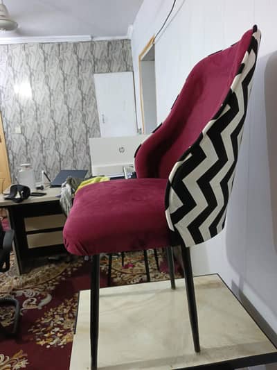 Modern 2-Seater Coffee Table Set | Premium Velvet Accent Chairs |