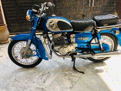Honda 1982 model 200cc new condition all ok self and kick start