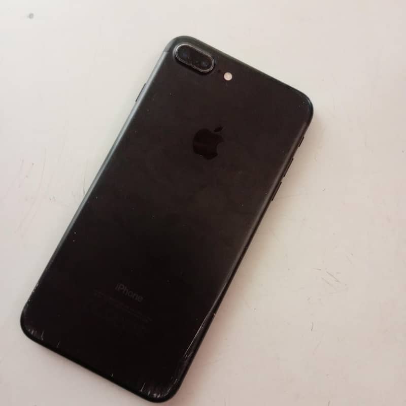 Apple iPhone 7 Plus 1