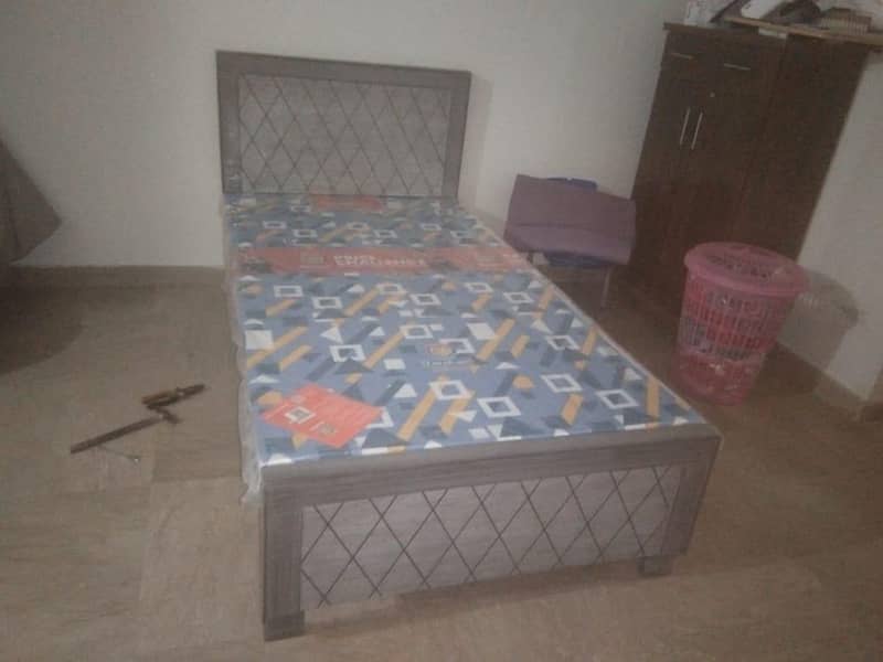 single beds 4