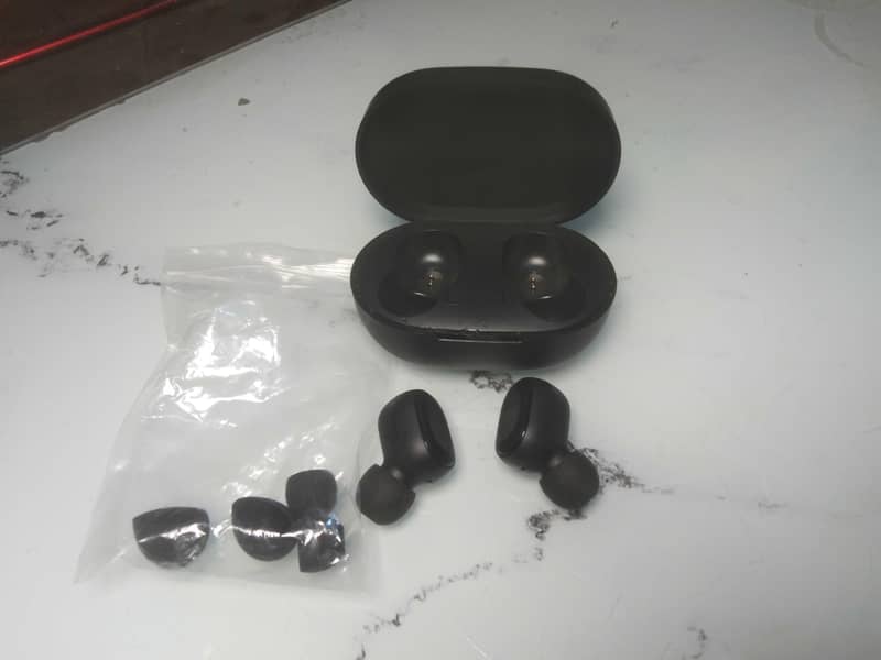 Earbuds 0