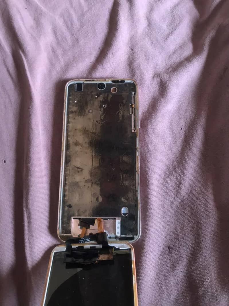 Sharp Aquos R2 2