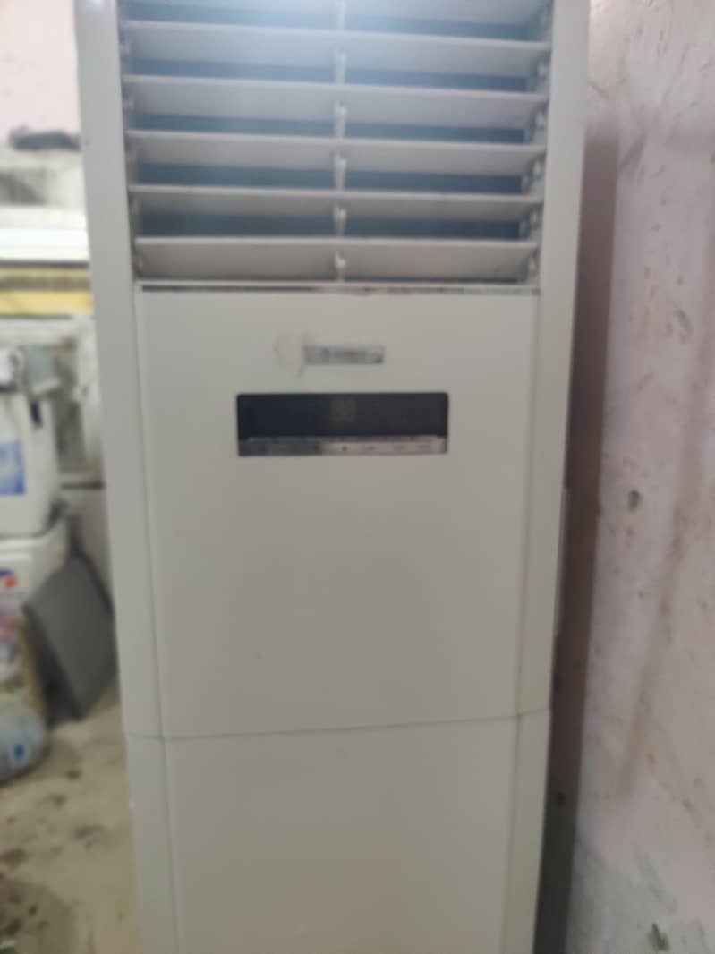 floor AC 2