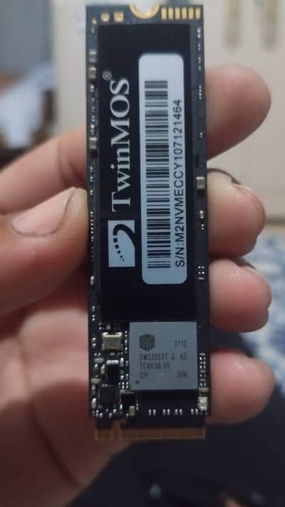 512 GB SSD M. 2
