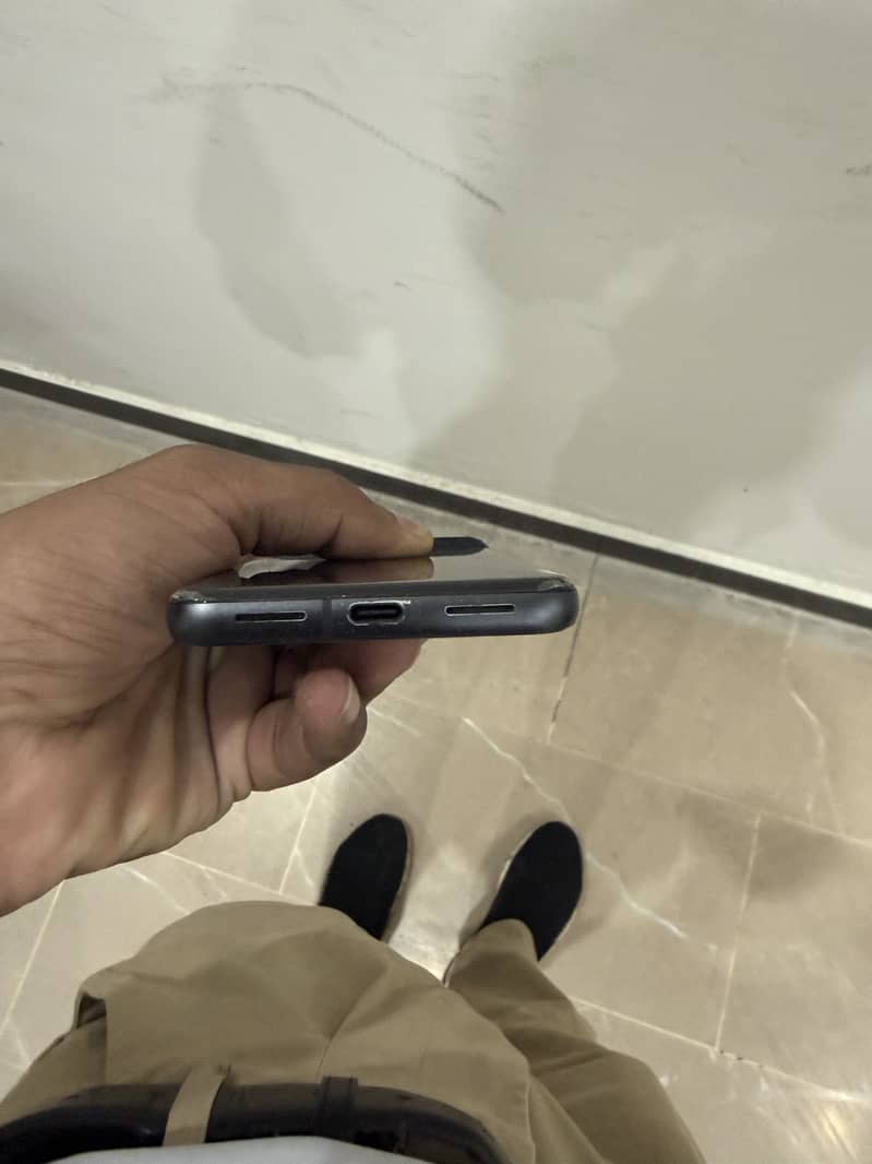 Google Pixel 8 3