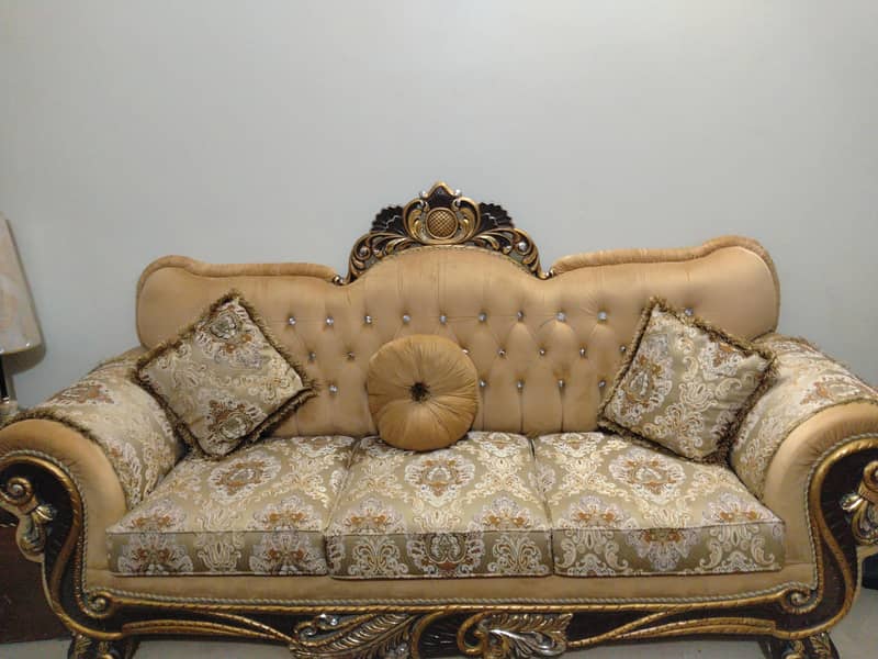 New condition sofa 0