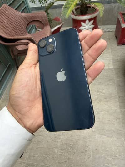 Apple iPhone 13