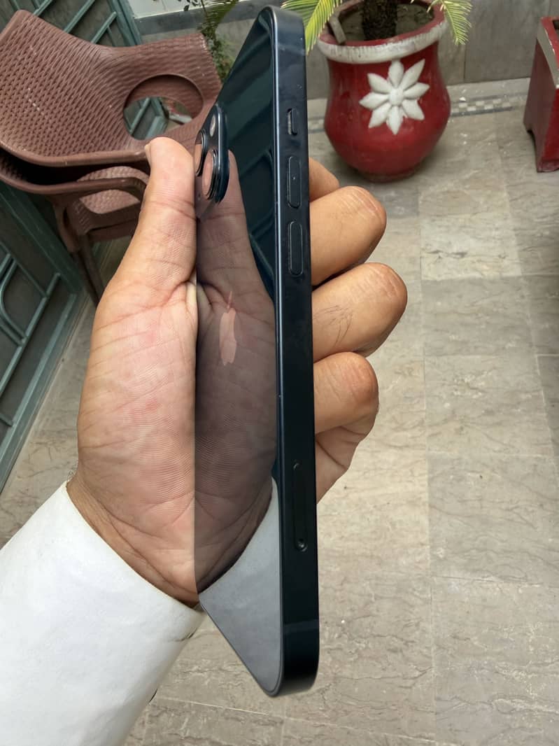 Apple iPhone 13 3