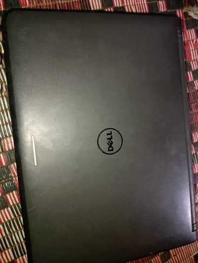 Dell latitude corei3 4th generation hea 4 gb ram 500 hardisk