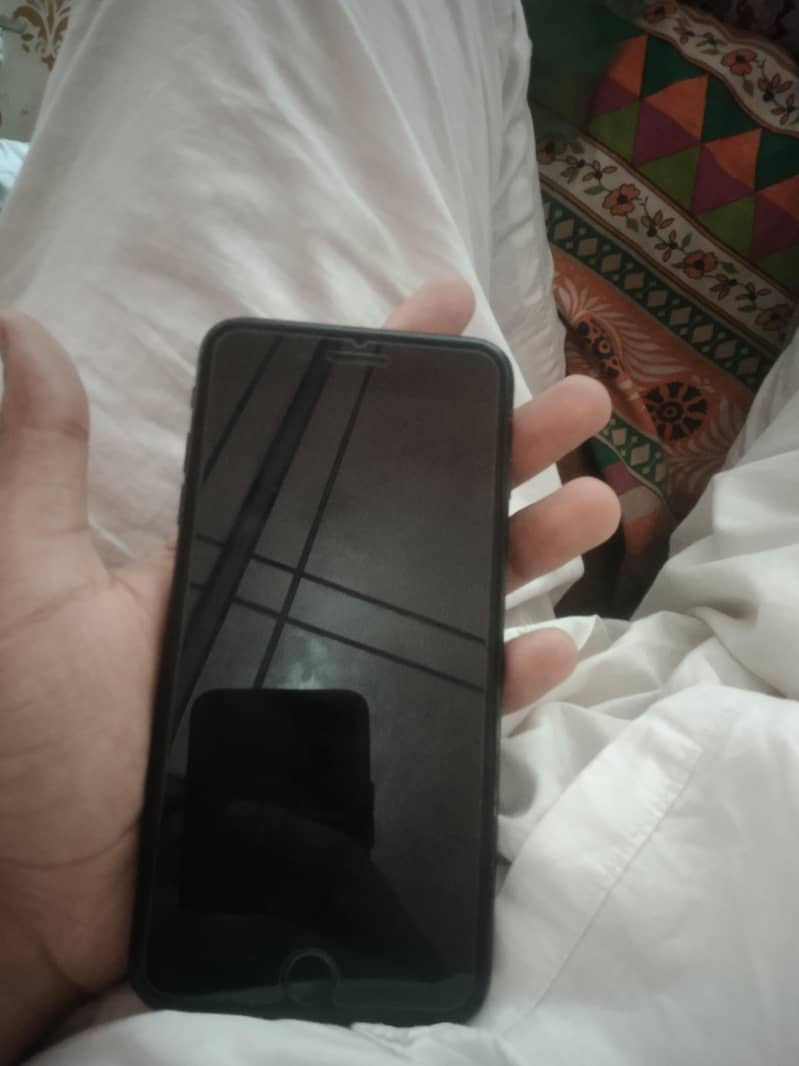 Apple iPhone 7 Plus 0