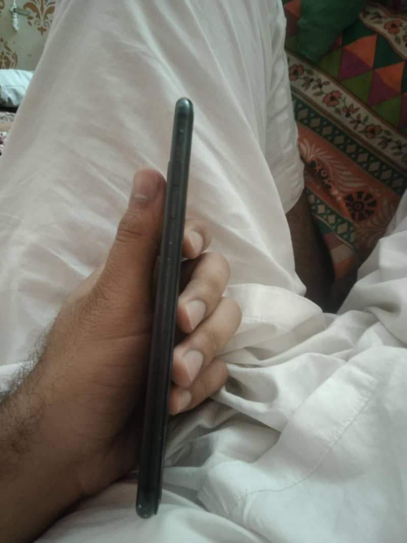 Apple iPhone 7 Plus 2