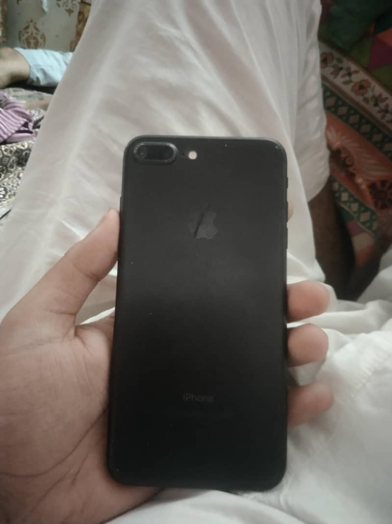 Apple iPhone 7 Plus 3