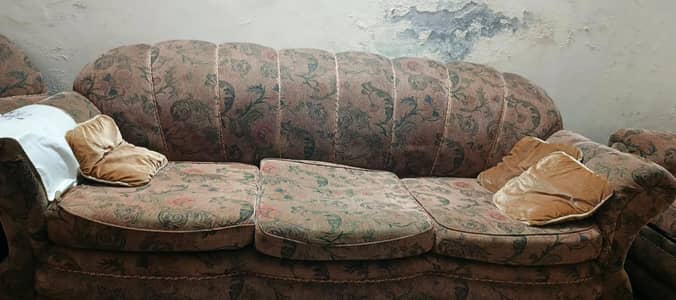 1,2,3 seats sofa set with well condition