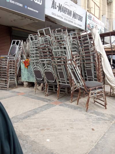 chairs bechni hai Karachi