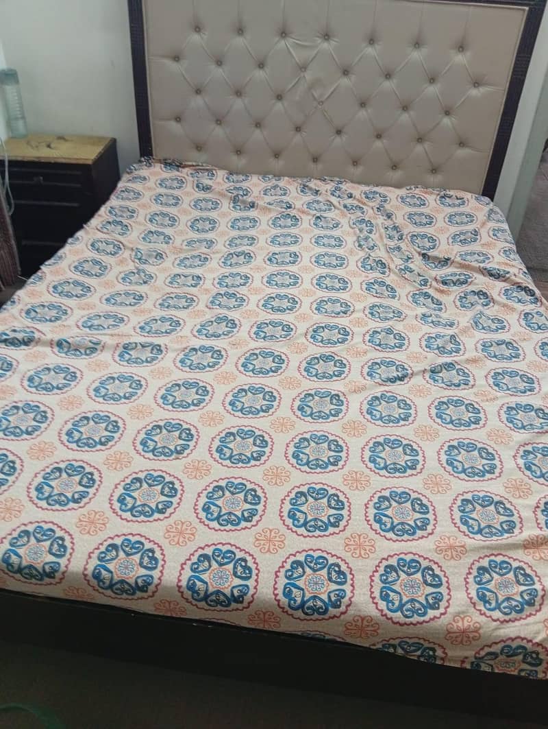 Double Bed 0
