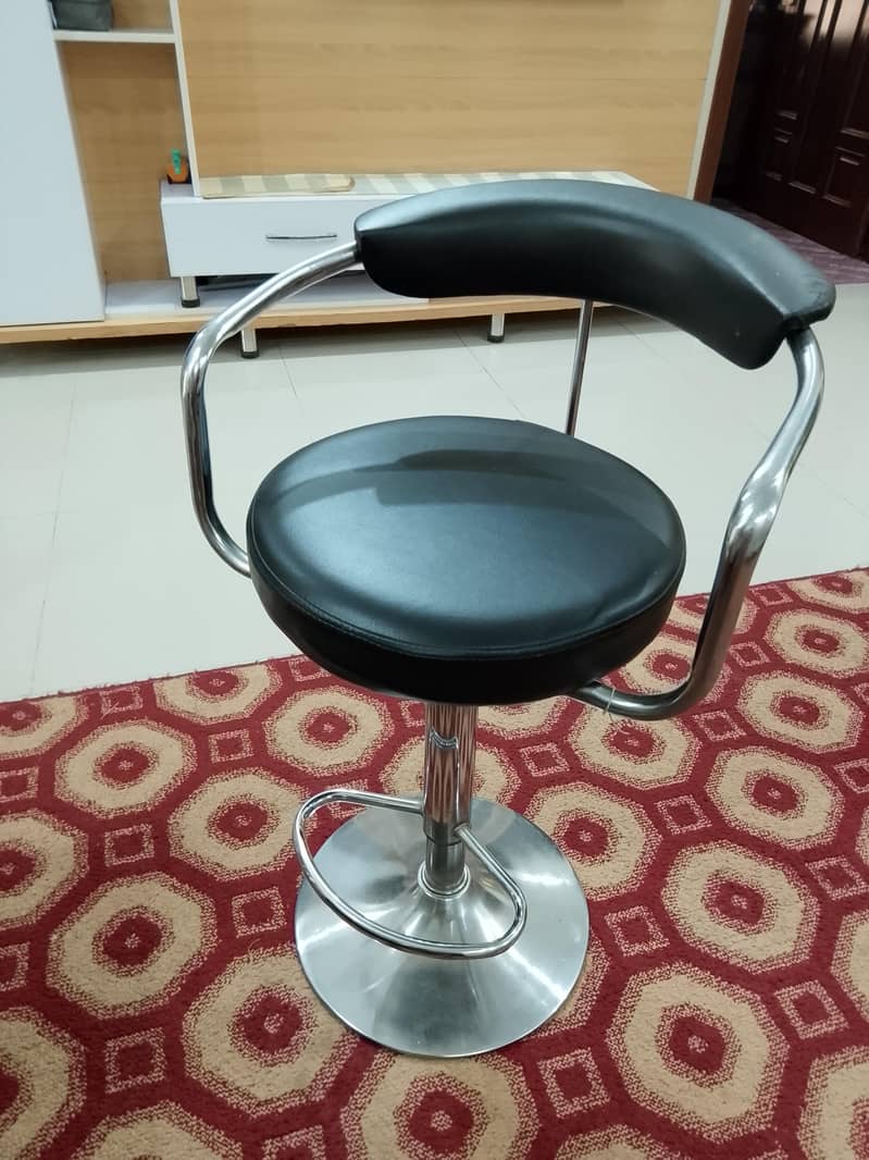 2 stools 1