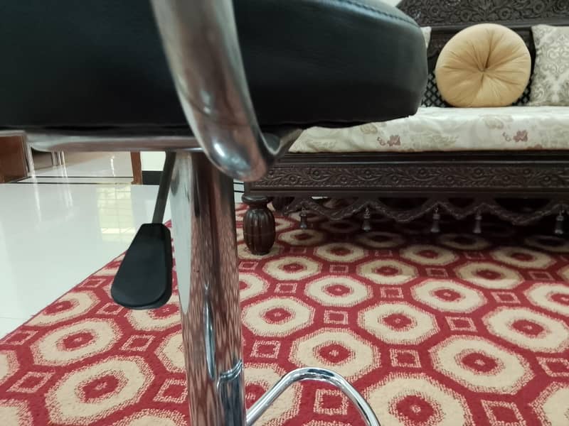 2 stools 5