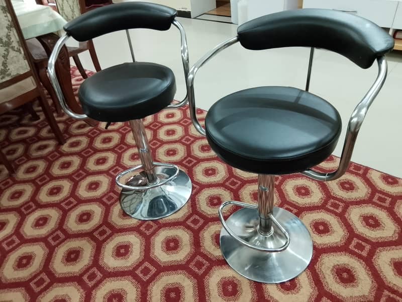 2 stools 7