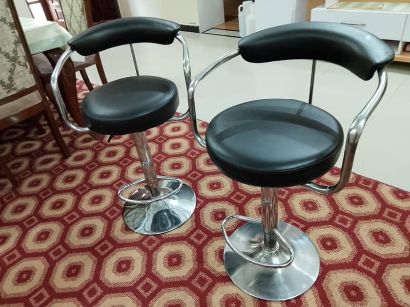 2 stools 8