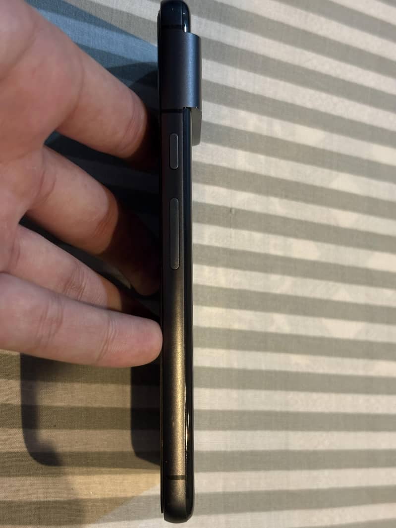 Google Pixel 8 4
