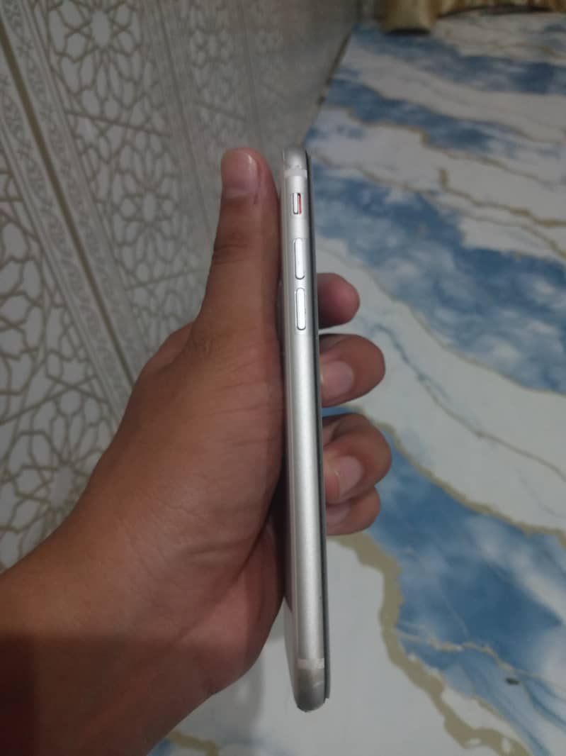 Apple iPhone SE 8
