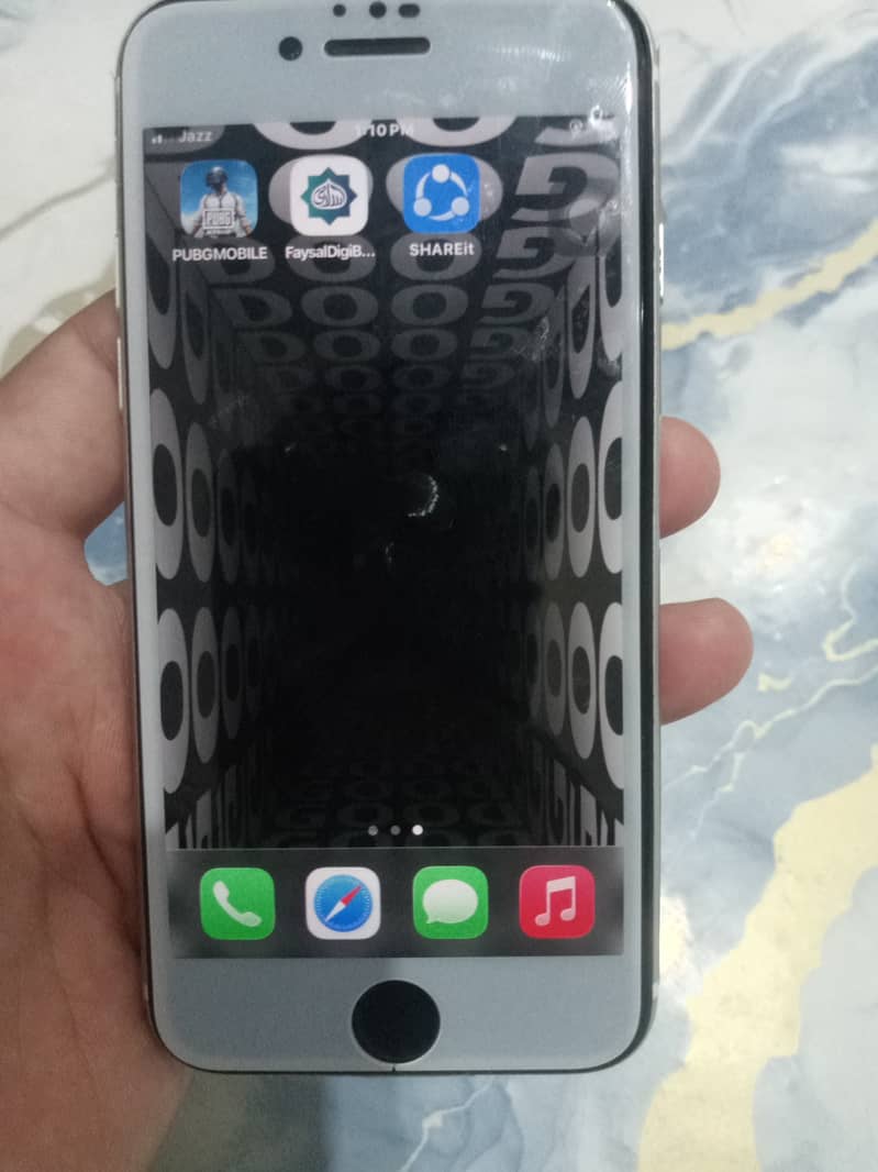 Apple iPhone SE 10