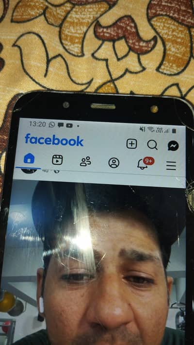 Samsung Mobile J6