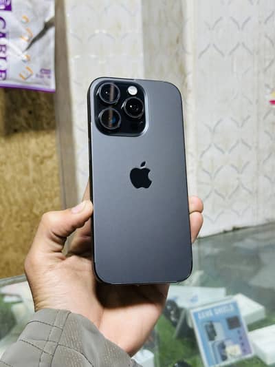 Apple iPhone 16 Pro Water Test ka Shath