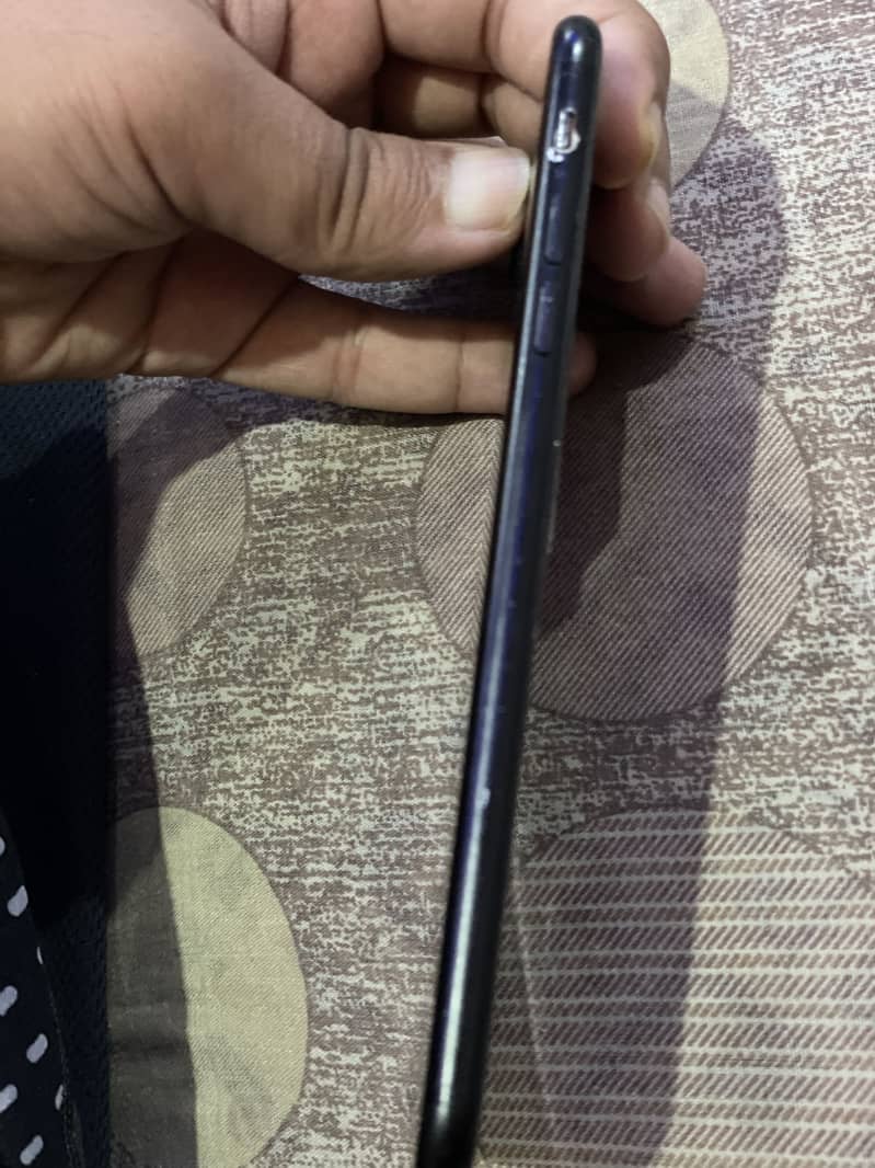 Apple iPhone 7 plus 3