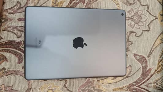 Ipad 8 gen 32gb perfect condition (negotiable)