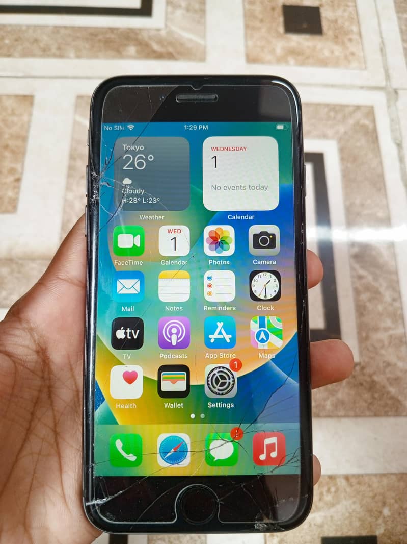 Apple iPhone 8 1