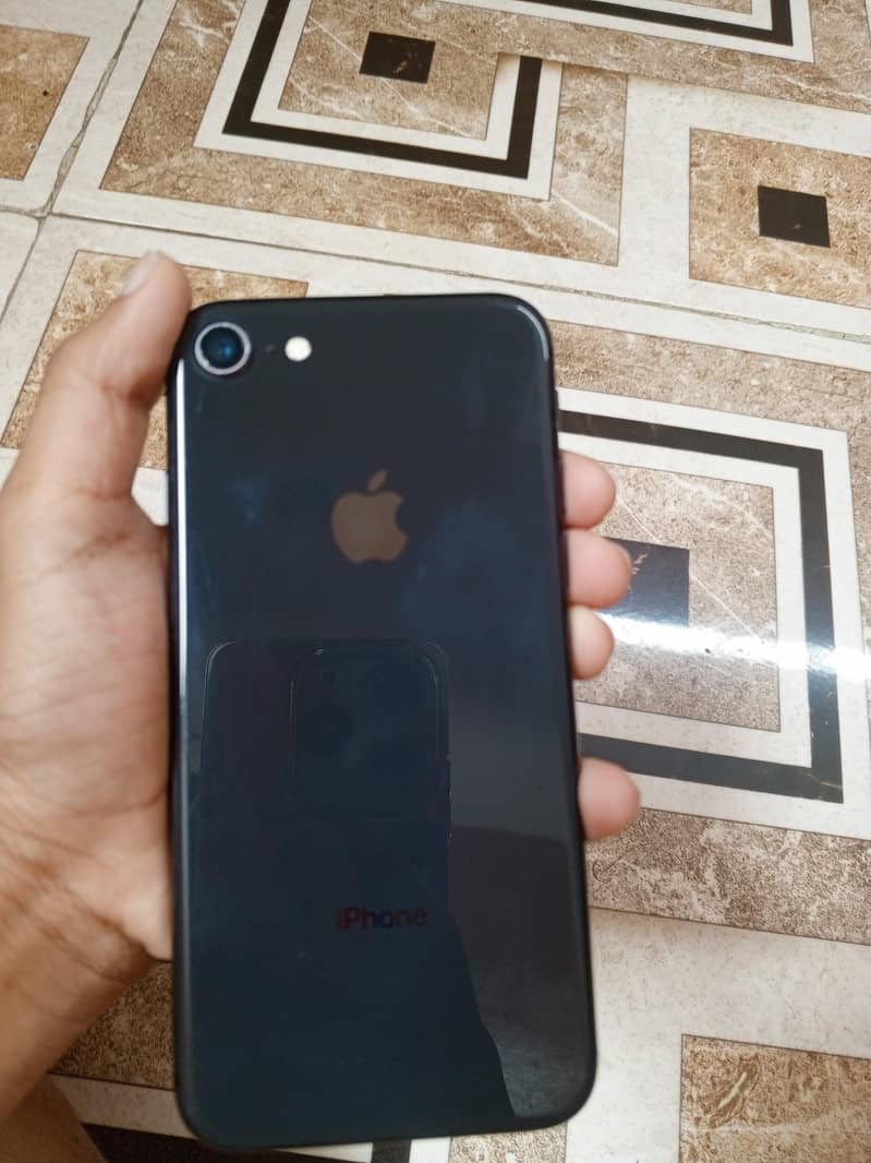 Apple iPhone 8 3