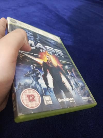 Xbox 360 game Mass effect fells like new slightly used original CD