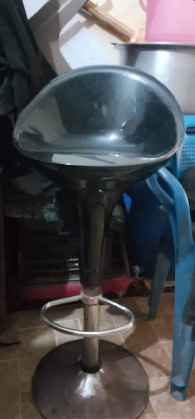 used stool in good condition in 7000