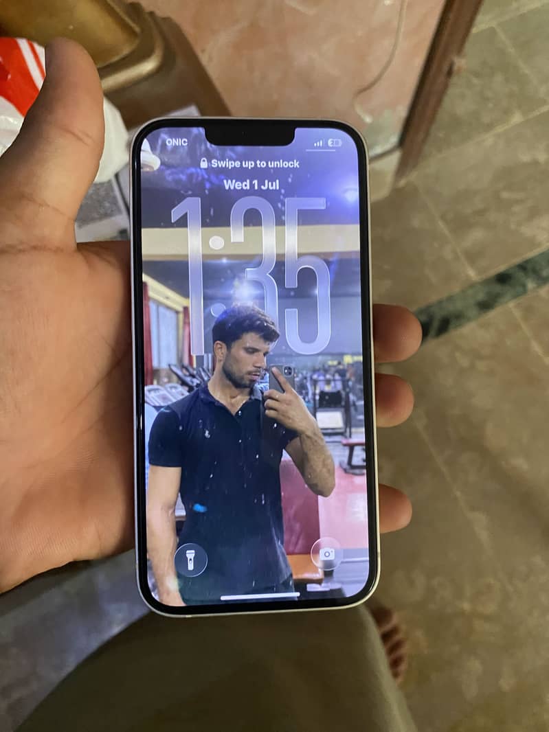 Apple iPhone 13 3