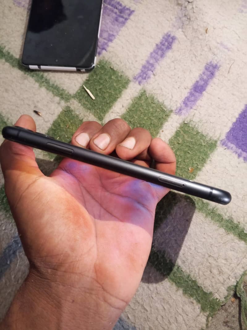 Apple iPhone 11 5