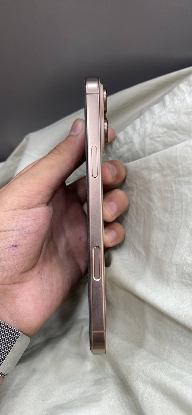 Apple iPhone 16 Pro Max 2